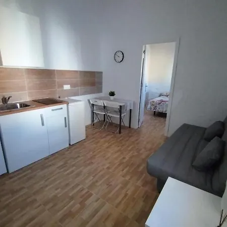 Апартаменти Campana-6 *